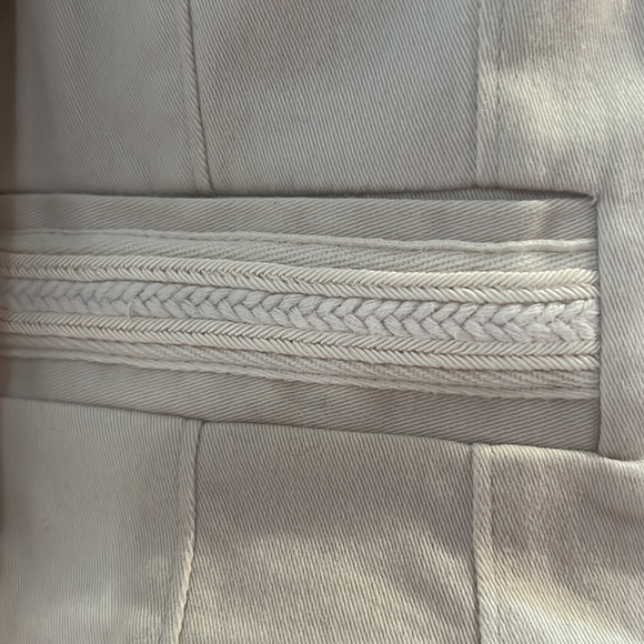 Absolutely gorgeous short fitted jacket. - Picture 3 of 8